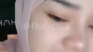 Bokep Indo Ukhti Cantik Live Bugil Semok
