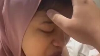 Bokep Indo Kakak Hijab Bertindik Terlihat Doyan