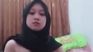 Bokep Indo Viral Abg Jilbab Hitam Remas Toket