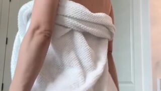 Natalie Roush’s Sensual After-Shower Video Leak