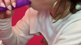 Riley Reid’s Sensual Livestream Masturbation Session