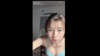 Squirting on Onlyfans

Thai Teen’s Horny Squirting Onlyfans Video