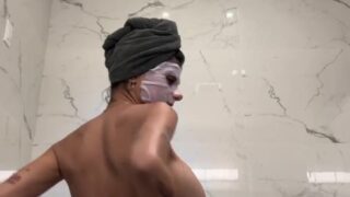 Mia Khalifa’s Nipslip: Black Face Mask Reveal