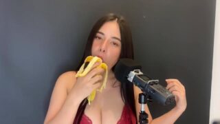 Wan’s Banana Sucking ASMR Leaked Video