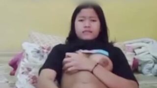 Viral Indonesian SMP Student Tyas Masturbates Wet – Asian Adult Porn